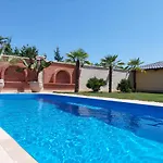 Accommodatie bij particulieren Dr Becsey Luxury -privat Medence ,jakuzzi,szauna