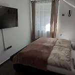 Dr Becsey Luxury -privat Medence ,jakuzzi,szauna Homestay *
