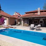 Dr Becsey Luxury -privat Medence ,jakuzzi,szauna Homestay Bekescsaba