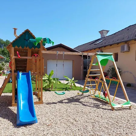 Ubytování v soukromí Dr Becsey Luxury -privat Medence ,jakuzzi,szauna