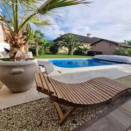 Privatunterkunft Dr Becsey Luxury -privat Medence ,jakuzzi,szauna Bekescsaba
