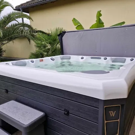Dr Becsey Luxury -privát Medence ,jakuzzi,szauna Bekescsaba